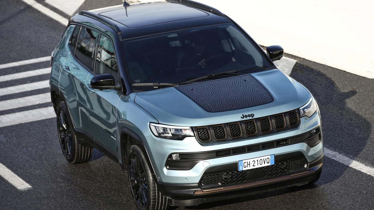 Νέα υβριδικά Jeep Renegade και Compass  